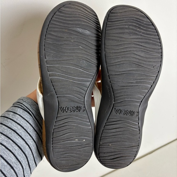 Vionic Cassie Rock Sandal Women’s Size 7 White Brown Shoes‎ - Picture 3 of 5